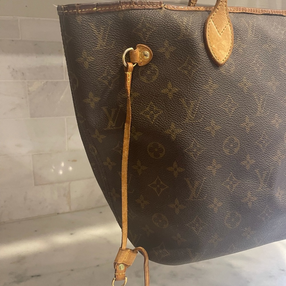 Authentic Louis Vuitton Neverfull MM